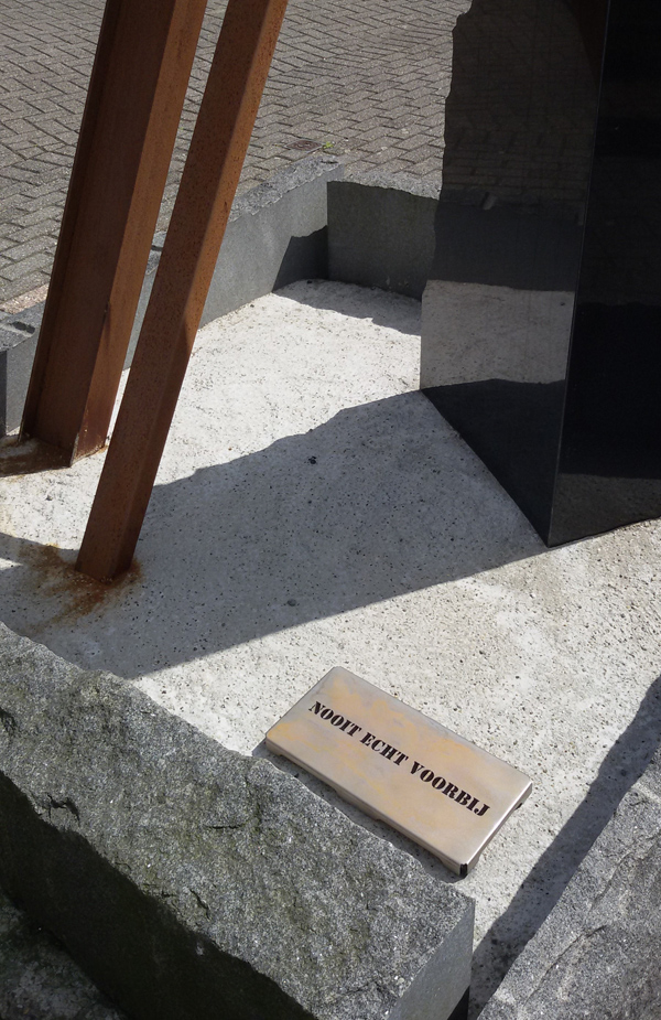 20150501 nieuws naambordje herdenkingsmonument wateringen 1